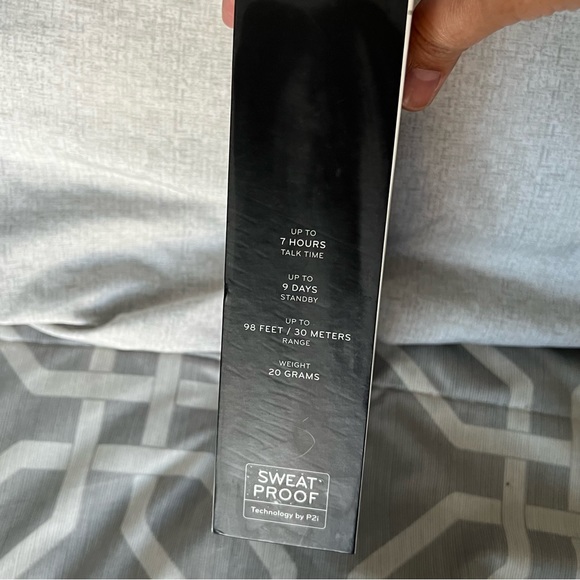 NIB Plantronics Voyager 5200 - Picture 4 of 4